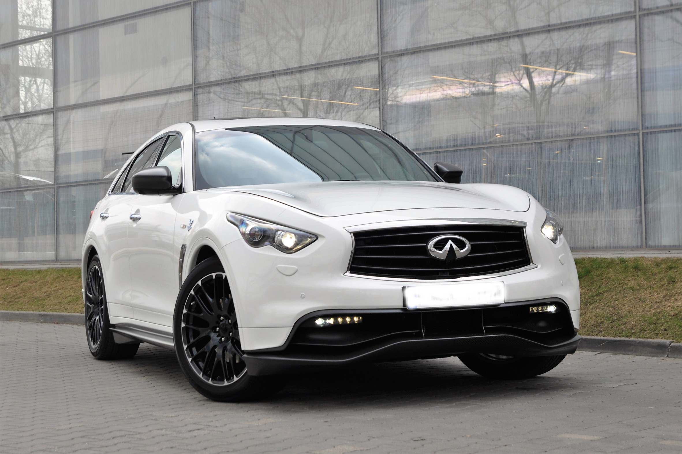 Infiniti used engines vehicle image